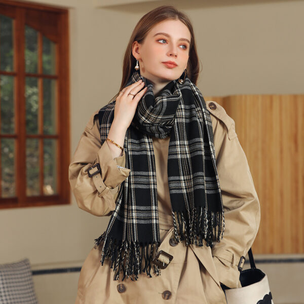 Women's New Line Printed Cashmere Scarves - Image 4