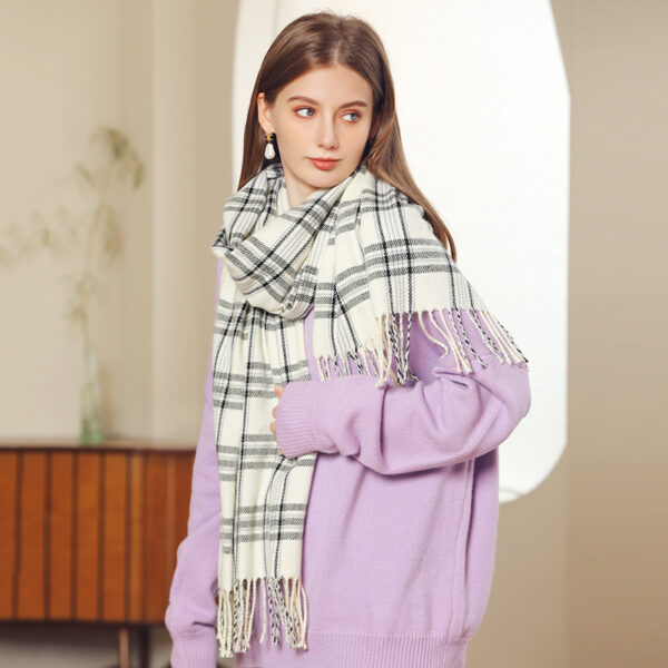 Women's New Line Printed Cashmere Scarves - Image 2