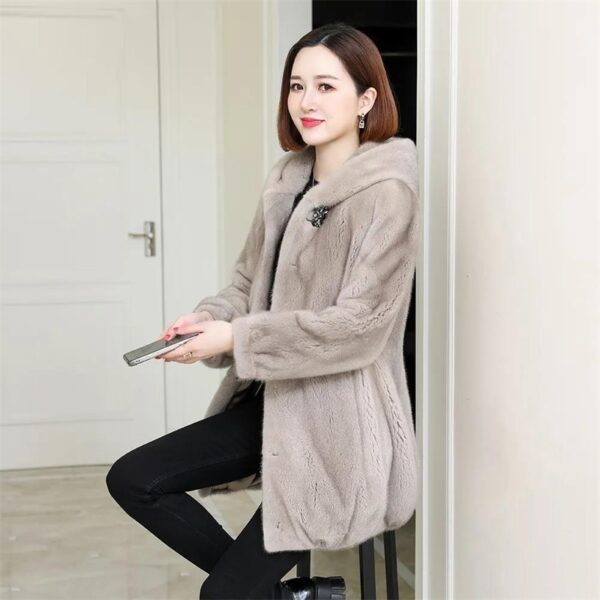 Ladies Winter Mink Coat Fur Coat - Image 3